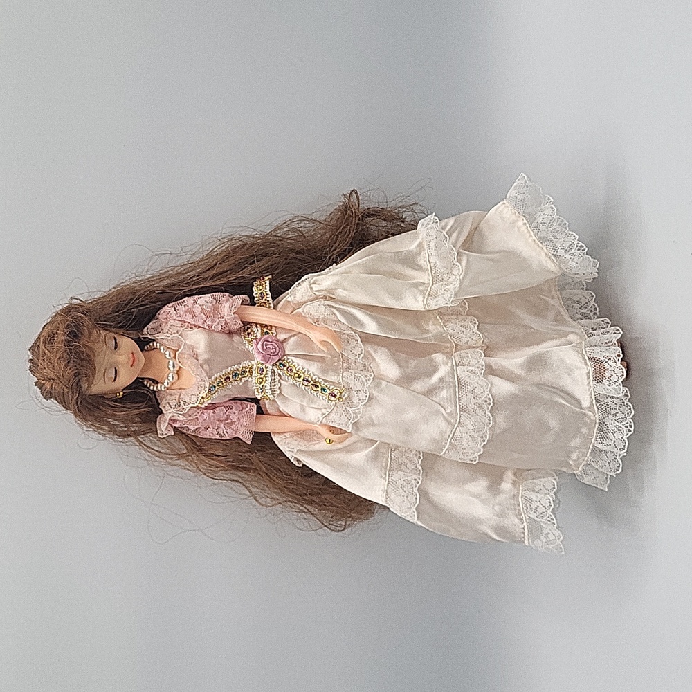 Rare HTF Takara Jenny Sleeping Beauty Doll Vintage 90's